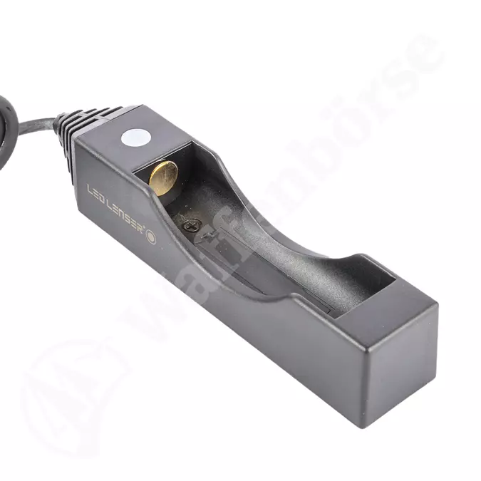 LED Lenser Ladestation 18650er